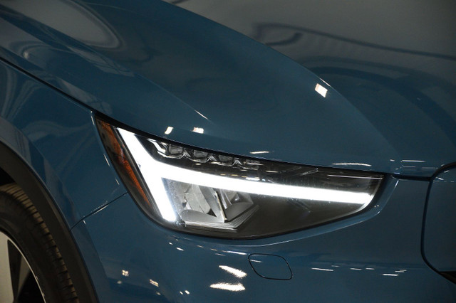 2023 Volvo XC40 Recharge Pure Electric Plus / AWD / Toit pano. / in Cars & Trucks in Longueuil / South Shore - Image 2