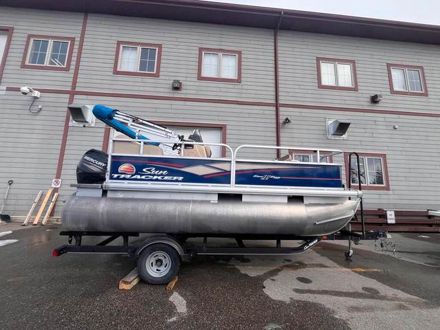  2018 Sun Tracker Bass Buggy FINANCING AVAILABLE in Powerboats & Motorboats in Kelowna - Image 2