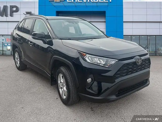 2020 Toyota RAV4 XLE | AWD | Sunroof | Heated Seats | Back Up in Cars & Trucks in Saskatoon - Image 8