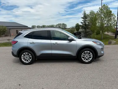 2021 FORD ESCAPE SE AWD ACTIVE TITLE Hail damage Mileage 74.550 KM,Engine :1.5L Turbo,Transmission:...