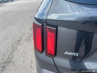 Former Daily Rental: Window Grid Antenna, Wheels w/Silver Accents, Variable Intermittent Wipers, Ure... (image 8)