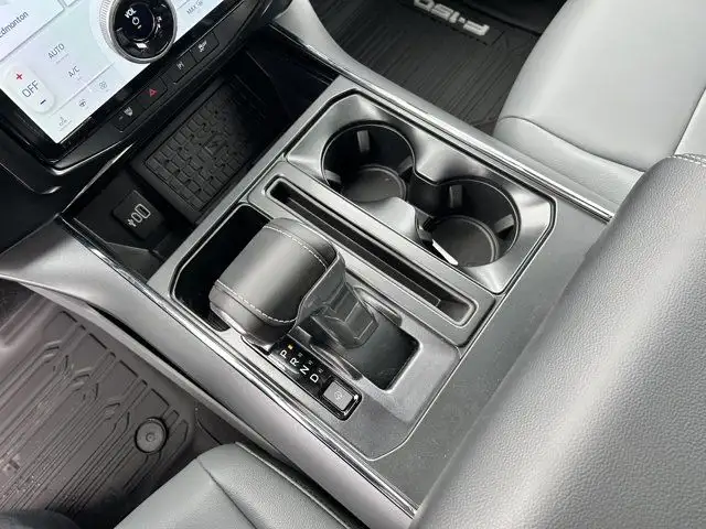 2025 Ford F-150 Lightning Flash | 312A | 4X4 | SuperCrew 145 in Cars & Trucks in Edmonton - Image 16