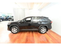 TOYOTA RAV4 TRAIL AWD, SIEGES CHAUFFANTS, CLIMATISATION BIZONE, CAMERA DE RECUL, MONITEUR D'ANGLES M... (image 4)