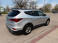 2018 Hyundai Santa Fe Sport SE 2.4L AWD,excellent conditions,one owner local vehicle,clean carfax,sa... (image 9)
