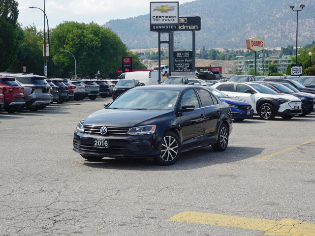 2016 Volkswagen Jetta Sedan in Cars & Trucks in Penticton