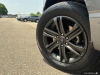 Unleash the power and capability of this 2022 Ford F-150 Crew Cab Pickup, boasting a robust 3.5L V6... (image 9)