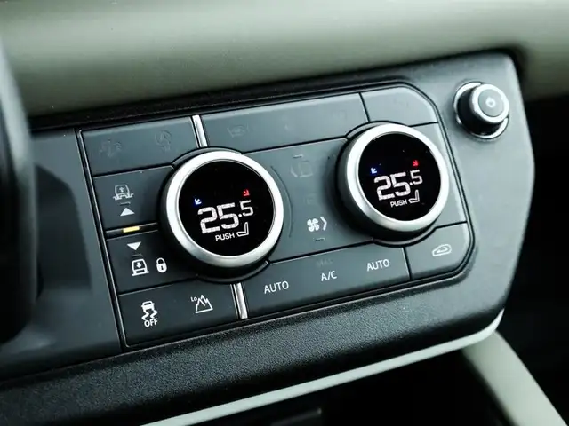 2024 Land Rover Defender 110 P300 S in Cars & Trucks in Oshawa / Durham Region - Image 14