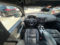 This JEEP GRAND CHEROKEE LIMITED, with a V6 Cylinder Engine engine, features a TRANSMISSION: 8-SPEED... (image 8)