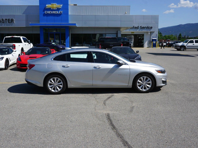 2019 Chevrolet Malibu in Cars & Trucks in Penticton - Image 4