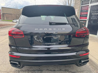 Check out this FULLY LOADED, TRADE-IN (right from the Porsche dealer!!) 2017 Porsche Cayenne Platinu... (image 8)