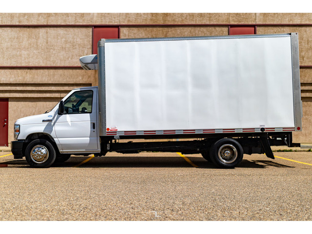 2023 Ford E-Series Cutaway E-450 15 Ft. Cube Van Reefer in Cars & Trucks in Grande Prairie - Image 2