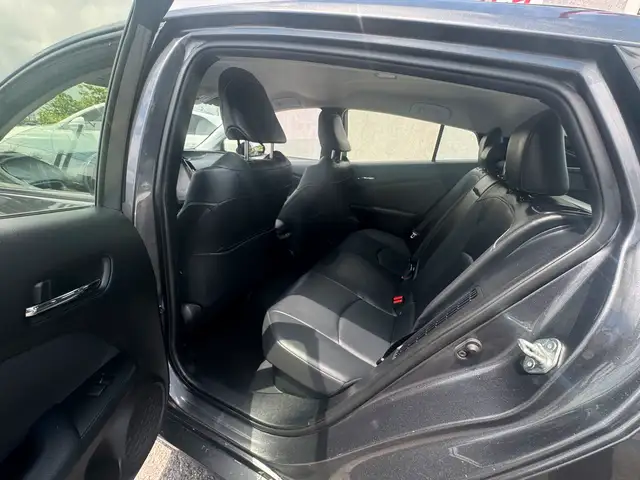 2020 Toyota Prius Prime XLE dans Autos et camions dans Ottawa - Image 32