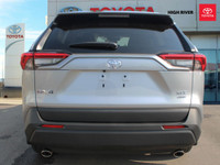 FEATURES OF THE RAV4 XLE AWD »» All-wheel drive for enhanced control and traction »» Automatic trans... (image 6)