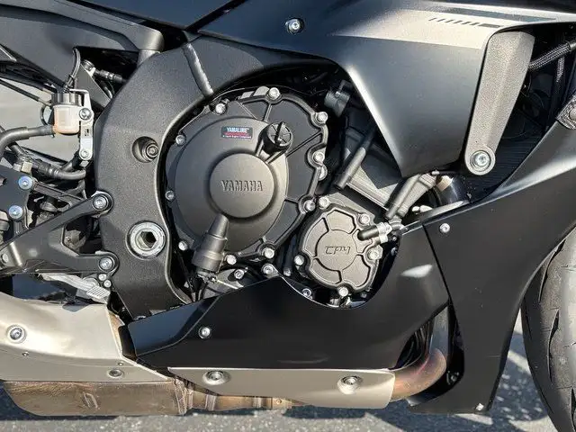 2025 YAMAHA YZF-R1-BLACK! in Street, Cruisers & Choppers in Delta/Surrey/Langley - Image 5