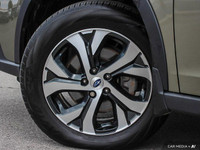 This Outback Limited comes equipped with Leather, Navigation, Power Drivers Seat, Heated Seats, Heat... (image 8)