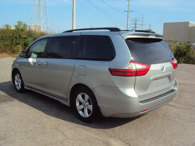 2019 Toyota Sienna LE 8-Passenger FWD62863216066945124
