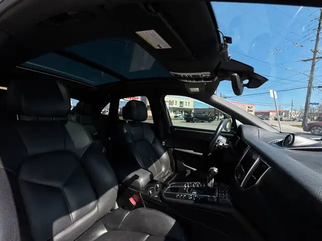 2018 Porsche Macan AWD dans Autos et camions dans Ottawa - Image 32