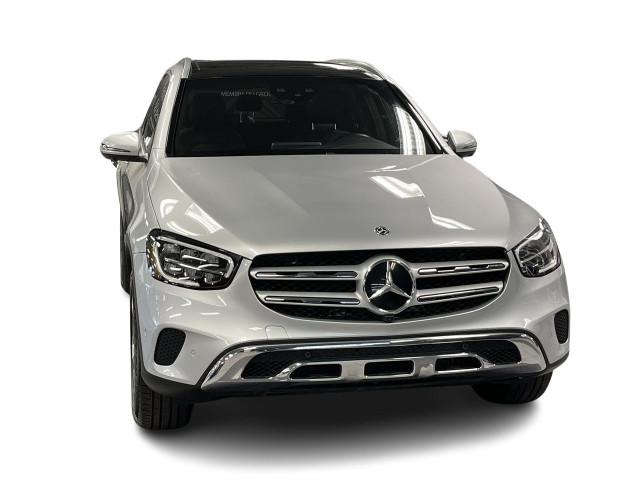 2020 Mercedes-Benz GLC300 4MATIC SUV in Cars & Trucks in City of Montréal - Image 2