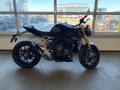 This is a one owner motorcycle. It includes Pro Race GP-S1R exhaust, Evotech crash protection/frame...