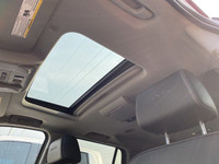 CLEAN CARFAX, Heated and Cooled Seats, Back up Camera, NAVIGATION, Heated Rear Seats, BOSE Sound Sys... (image 3)