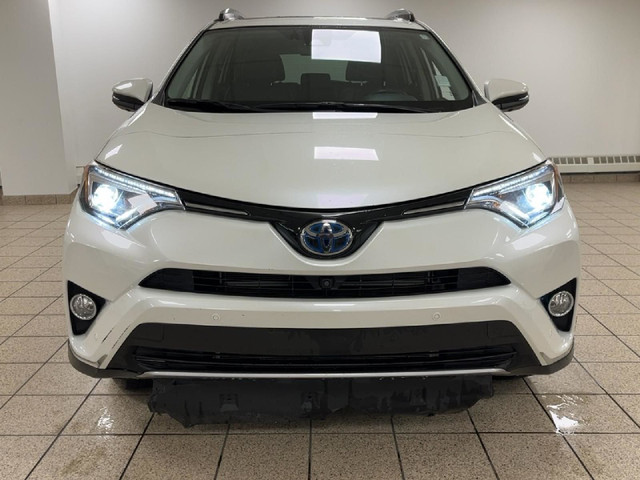 2017 Toyota RAV4 LIMITED in Cars & Trucks in Calgary - Image 4