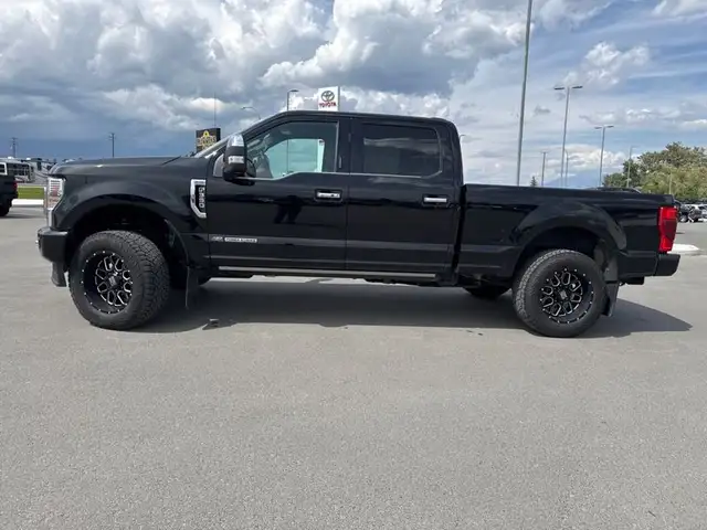 2021 Ford F-350 Super Duty Platinum PLATINUM (DIESEL - POWER RUN in Cars & Trucks in Cranbrook - Image 3