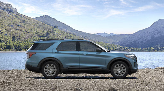 2025 Ford Explorer ACTIVE | COMFORT PKG | PANO ROOF | REMOTE STA in Cars & Trucks in Calgary - Image 4
