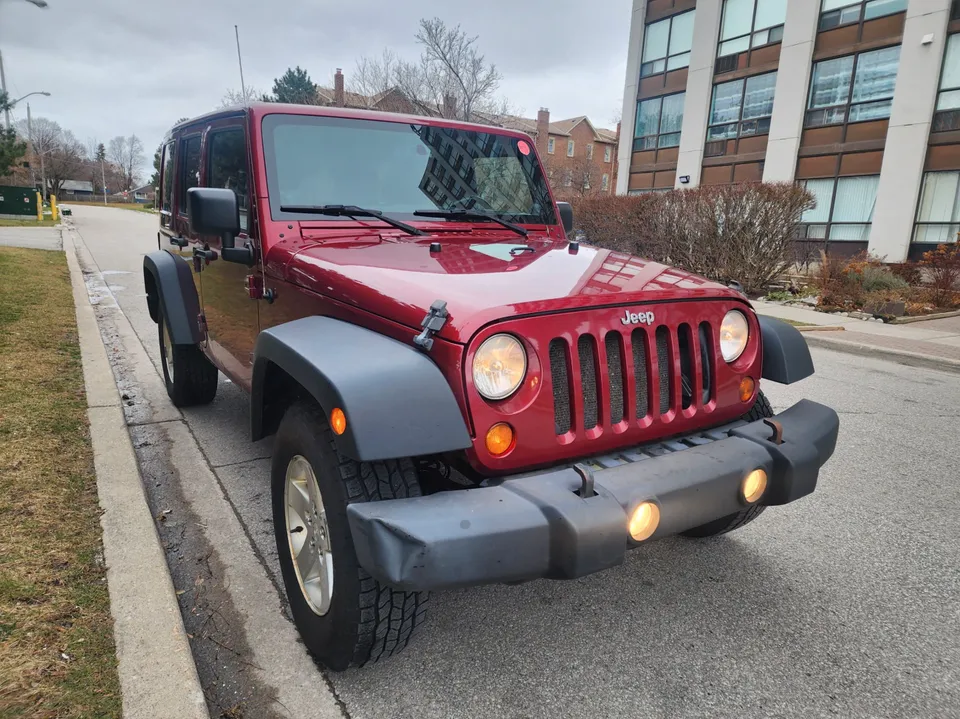 2013 Jeep Wrangler Unlimited 4WD 4dr Sport