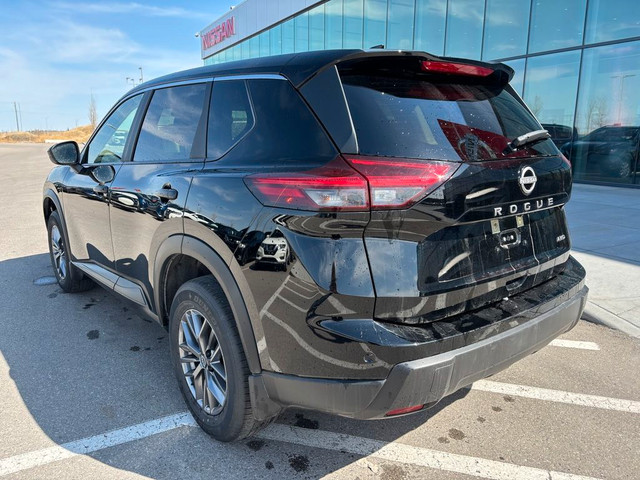 2025 Nissan Rogue S AWD | Accident Free Carfax in Cars & Trucks in Calgary - Image 4