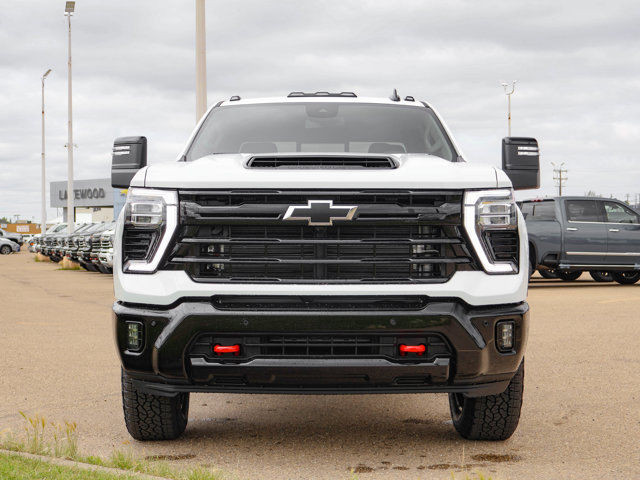 2025 Chevrolet Silverado 2500HD LT in Cars & Trucks in Edmonton - Image 3