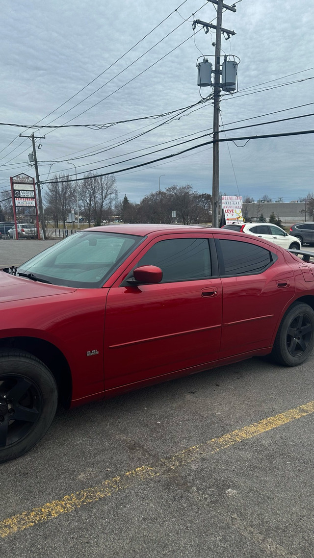 2010 Dodge Charger SXT in Cars & Trucks in City of Montréal - Image 2