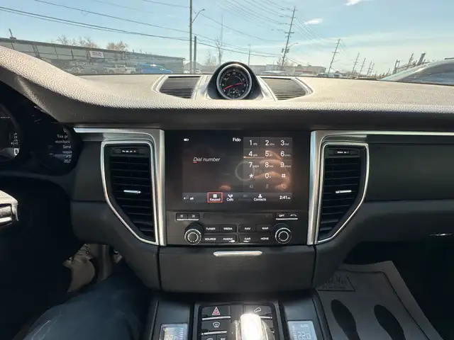 2018 Porsche Macan AWD dans Autos et camions dans Ottawa - Image 17