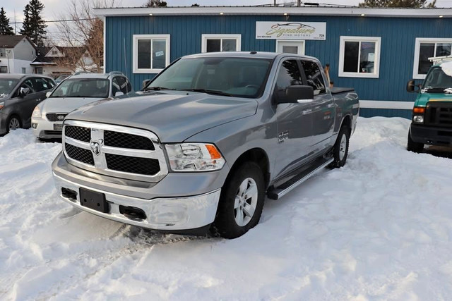 2020 Ram 1500 Classic SLT 4x4 Crew Cab 5'7" Box in Cars & Trucks in Guelph