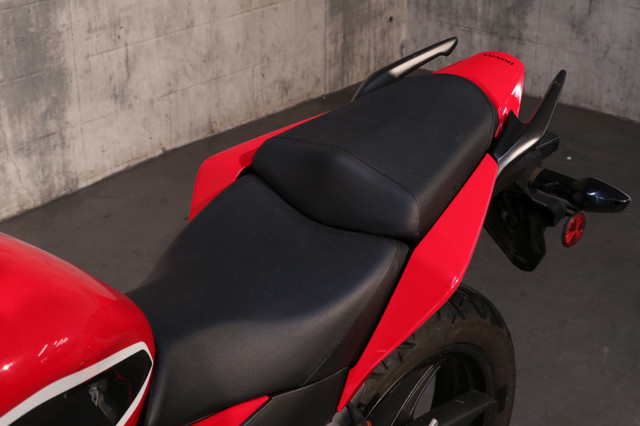 2018 Honda CBR300R ABS in Sport Touring in Laurentides - Image 4