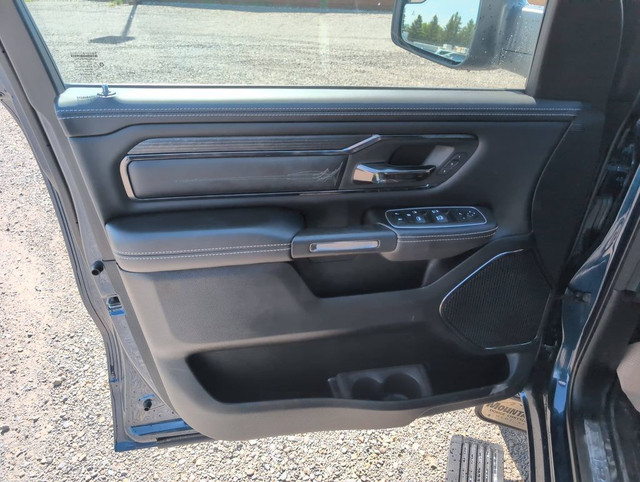 2022 Ram 1500 LIMITED CREW CAB 4WD in Cars & Trucks in Red Deer - Image 4