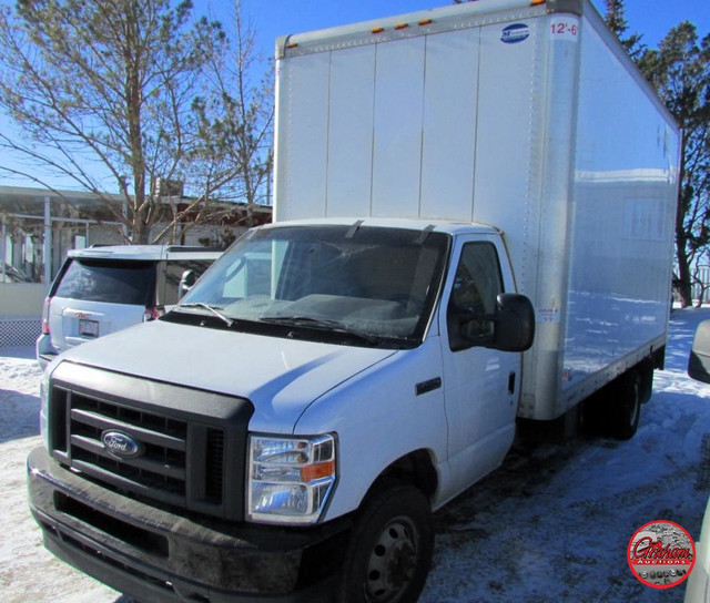2021 Ford E450 Cube Van in Cars & Trucks in Calgary