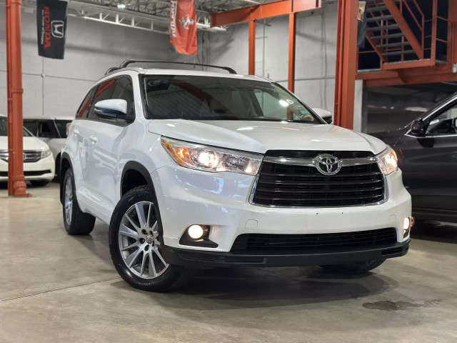 2015 TOYOTA Highlander XLE in Cars & Trucks in City of Montréal - Image 4