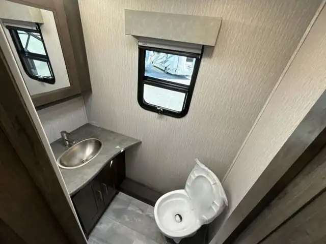 2023 Coachmen RV Sportscoach SRS 365RB in RVs & Motorhomes in Abbotsford - Image 41