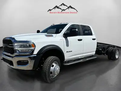 VERY RARE AND HARD TO FIND CAB CHASSIS! THIS TRUCK COMES WITH A 6.4LV8 HEMI, CLOTH BUCKET SEATS, PRE...