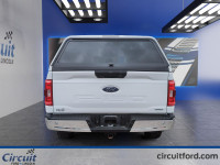 Le Ford F-150 2022 XLT avec moteur V6 2.7L combine puissance, confort et faible consommation. Parfai... (image 3)