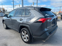 Do not miss out on this very well optioned 2021 Rav4 Limited Hybrid! Nicely optioned with Heated and... (image 5)