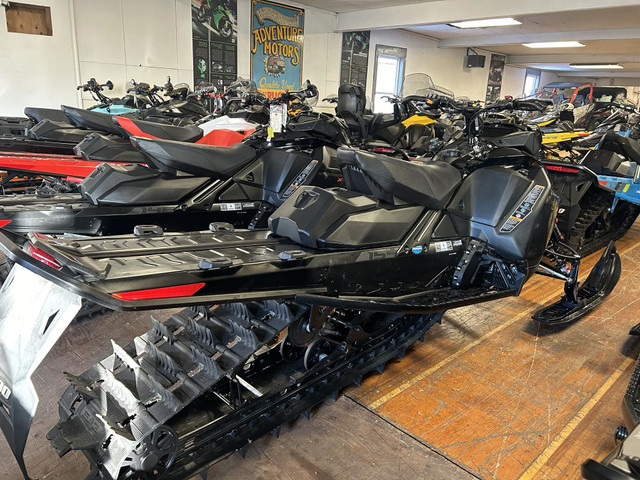 2022 Ski-Doo Backcountry X-RS® 154 850 E-TEC® in Snowmobiles in New Glasgow - Image 3