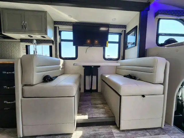 2025 Thor Magnitude XG32 Diesel 4x4 in RVs & Motorhomes in Thetford Mines - Image 19