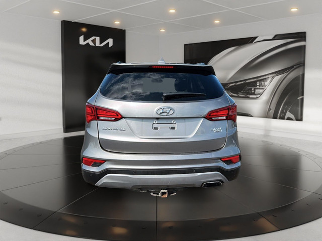 2018 Hyundai Santa Fe Sport 2.4L Premium AWD for sale in Cars & Trucks in Ottawa - Image 4