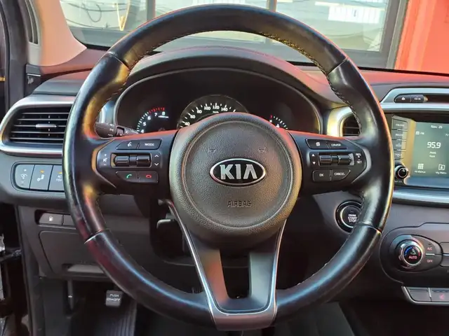 2017 Kia Sorento AWD EX Turbo *Leather / Rear View Camera* in Cars & Trucks in London - Image 20