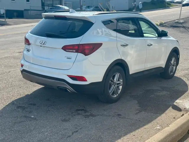 2018 Hyundai Santa Fe Sport 2.4L SE AWD in Cars & Trucks in Calgary - Image 7