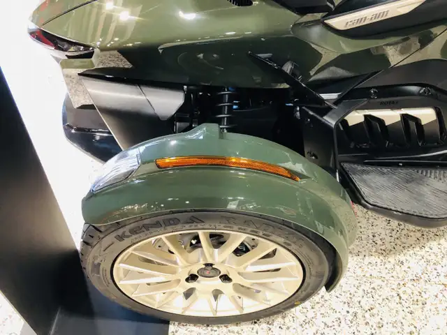 2023 Can-Am Spyder SE6 RT S-T-S in Street, Cruisers & Choppers in Ottawa - Image 21