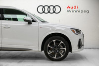 Get noticed in this beautiful Glacier White Metallic SUV! Treat yourself to the features you deserve... (image 4)
