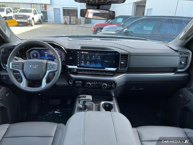 2025 Chevrolet Silverado 1500 RST 4WD Crew Cab | Dark in Cars & Trucks in Strathcona County - Image 4