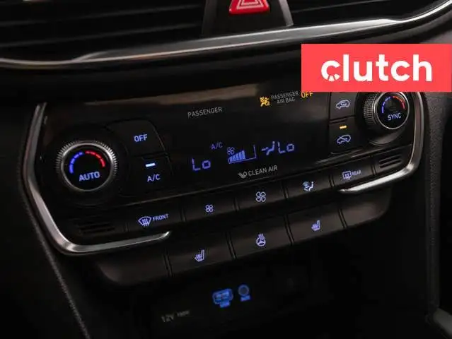 2020 Hyundai Santa Fe Preferred AWD w/ Sun & Leather Pkg w/ Appl dans Autos et camions dans Ottawa - Image 37